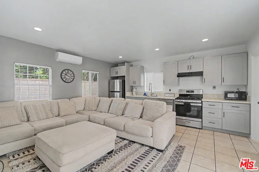 12045 Rives Avenue Downey, CA 90242
