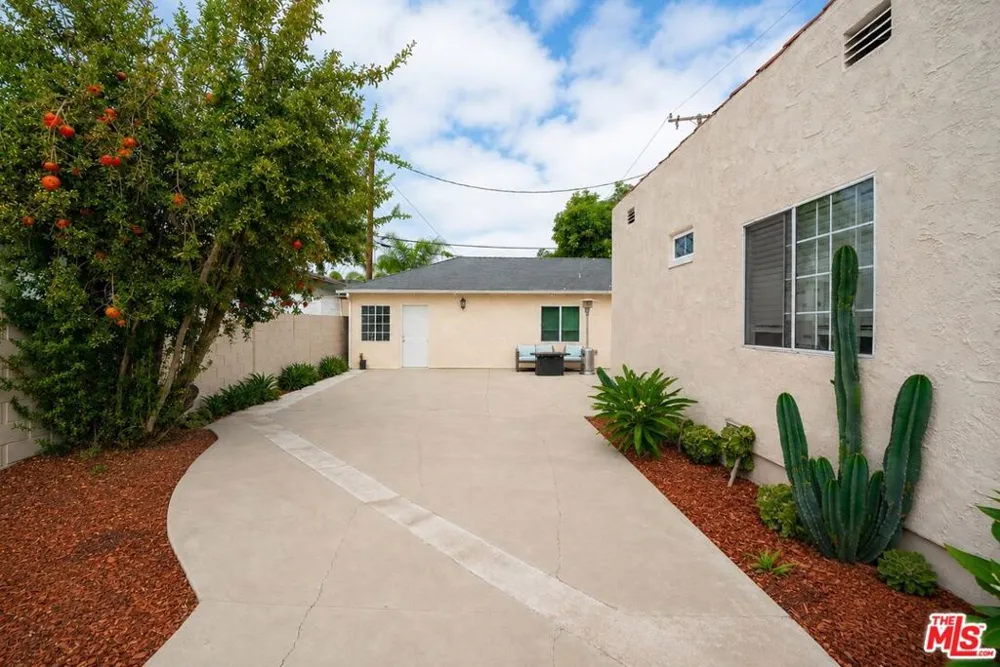 12045 Rives Avenue Downey, CA 90242