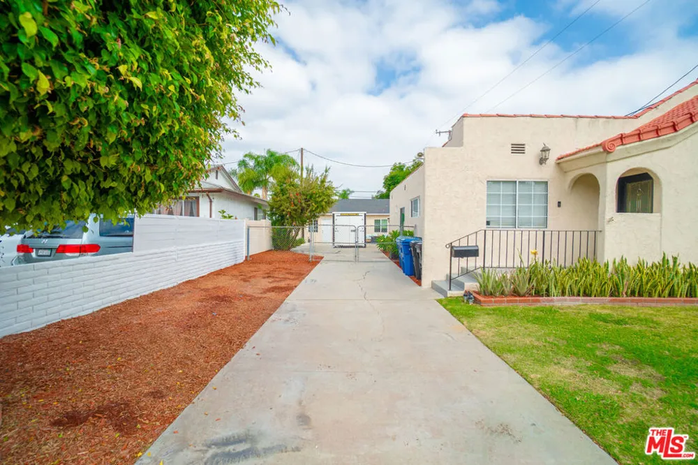 12045 Rives Avenue Downey, CA 90242