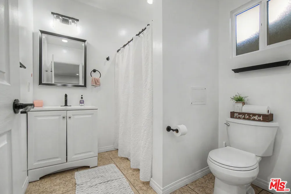 12045 Rives Avenue Downey, CA 90242