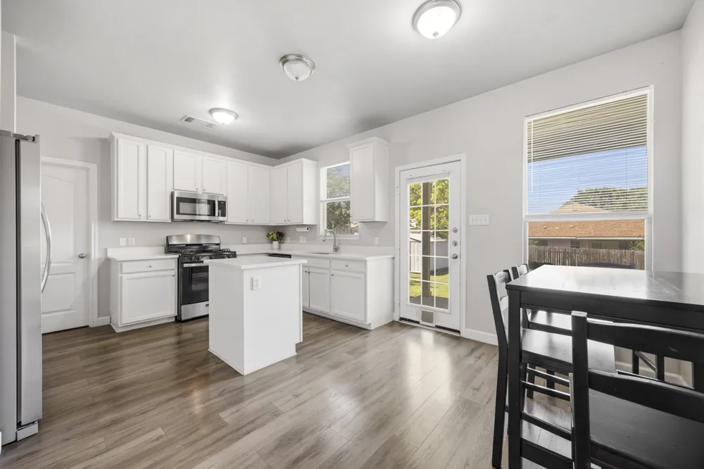 111 Brazos Lane Kyle, TX 78640