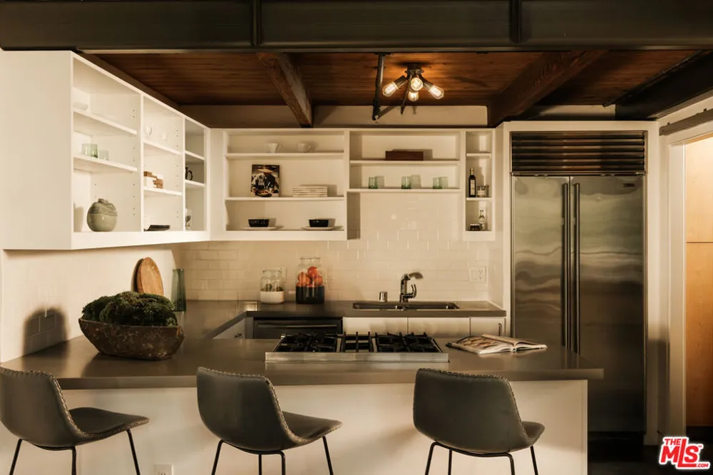 208 S Venice Boulevard #A Venice, CA 90291