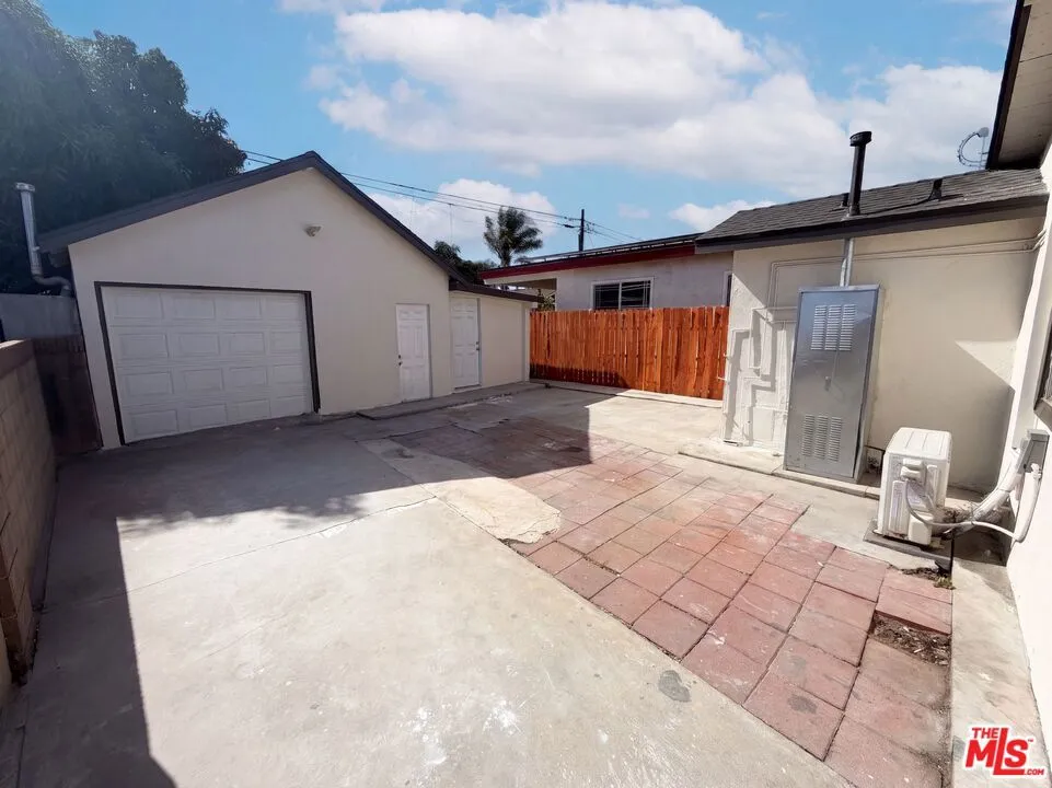 15343 Pimenta Avenue Paramount, CA 90723