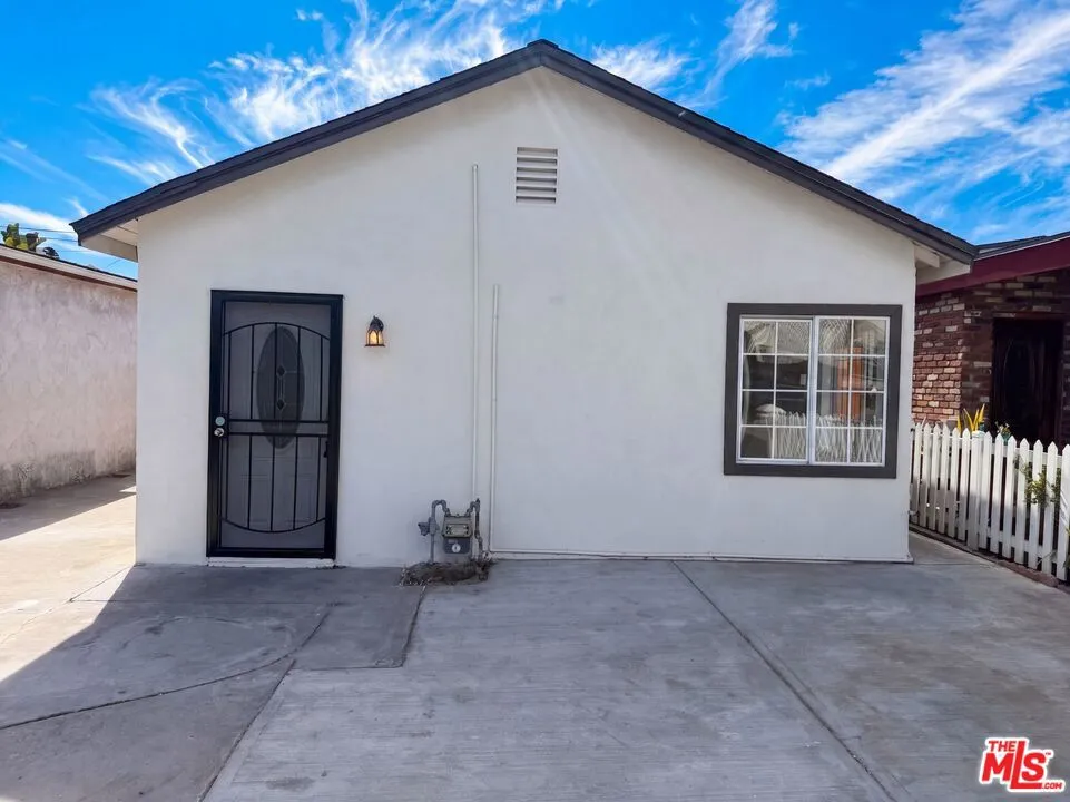 15343 Pimenta Avenue Paramount, CA 90723
