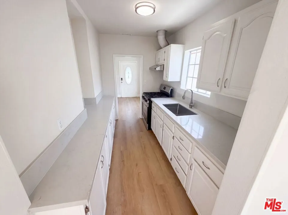 15343 Pimenta Avenue Paramount, CA 90723
