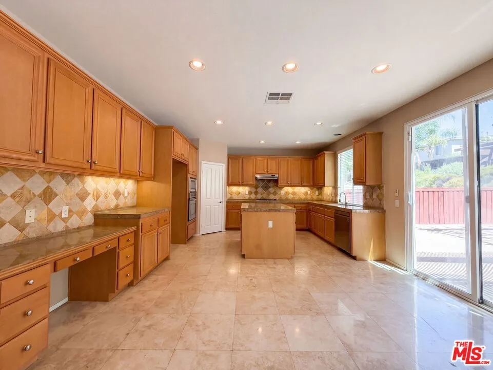 17780 Sweetgum Lane Canyon Country, CA 91387