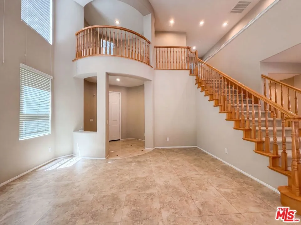 17780 Sweetgum Lane Canyon Country, CA 91387