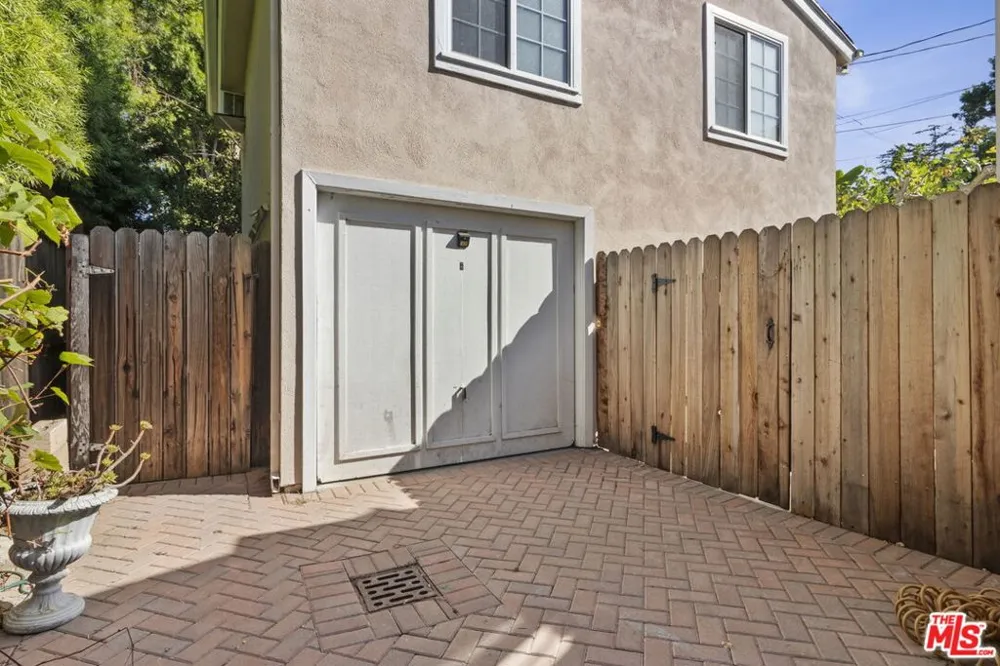 2128 Camden Avenue Los Angeles, CA 90025