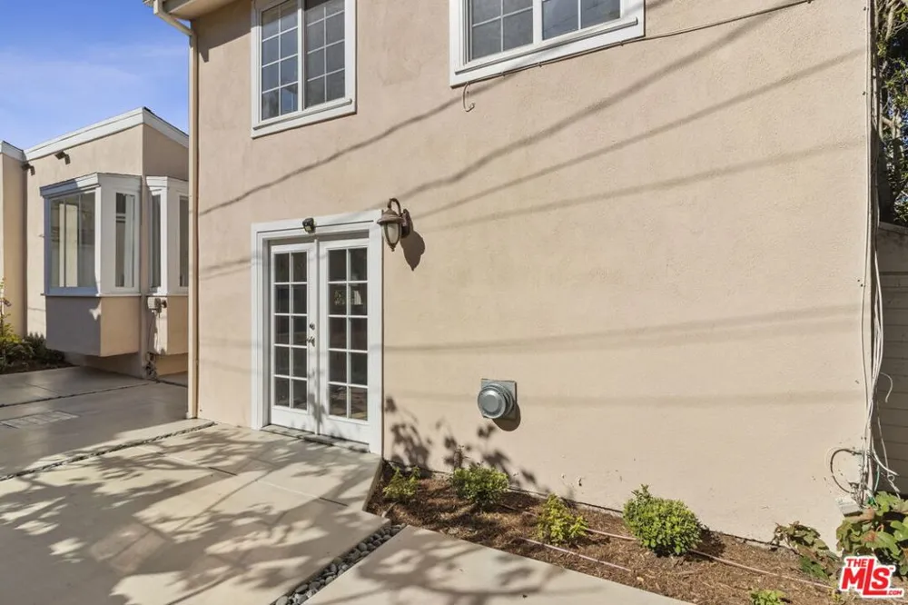 2128 Camden Avenue Los Angeles, CA 90025