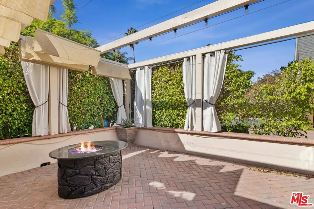2128 Camden Avenue Los Angeles, CA 90025