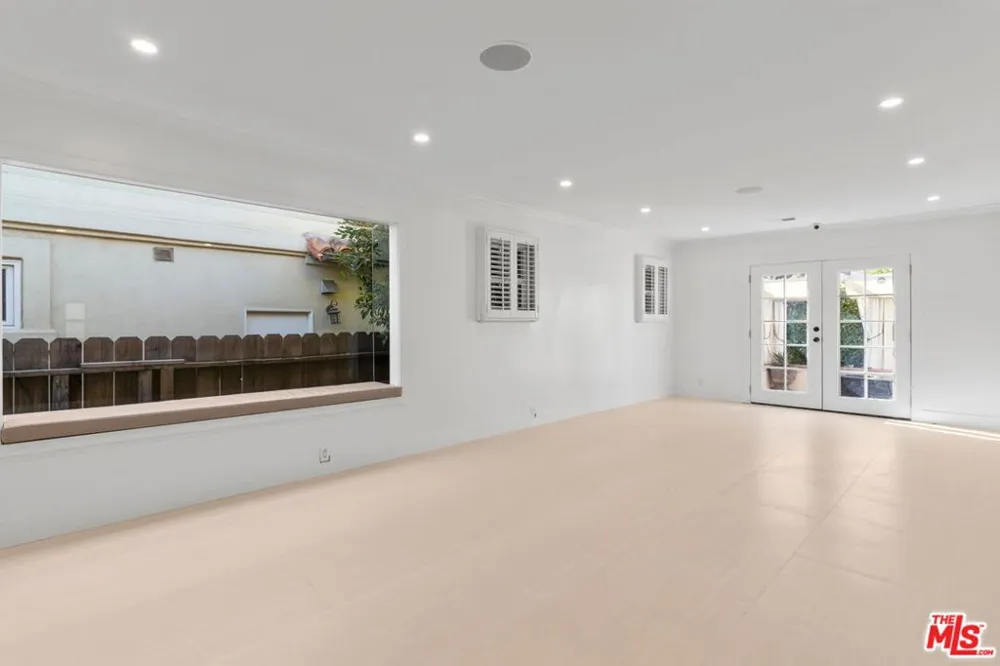 2128 Camden Avenue Los Angeles, CA 90025