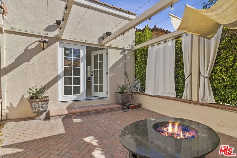 2128 Camden Avenue Los Angeles, CA 90025