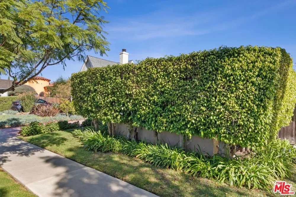 2128 Camden Avenue Los Angeles, CA 90025