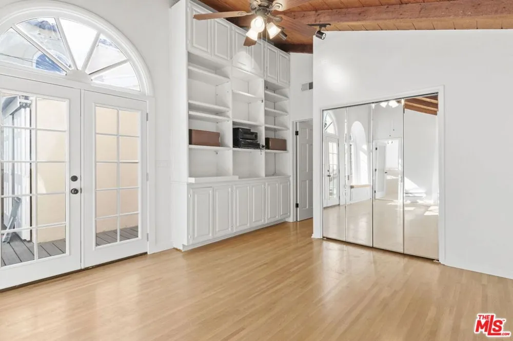 2128 Camden Avenue Los Angeles, CA 90025