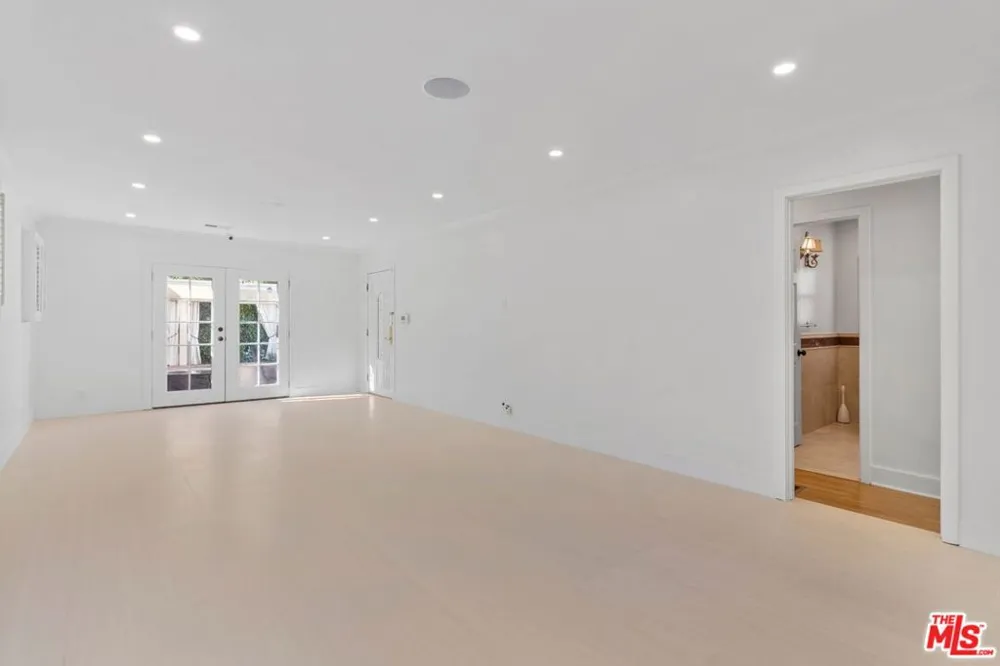 2128 Camden Avenue Los Angeles, CA 90025