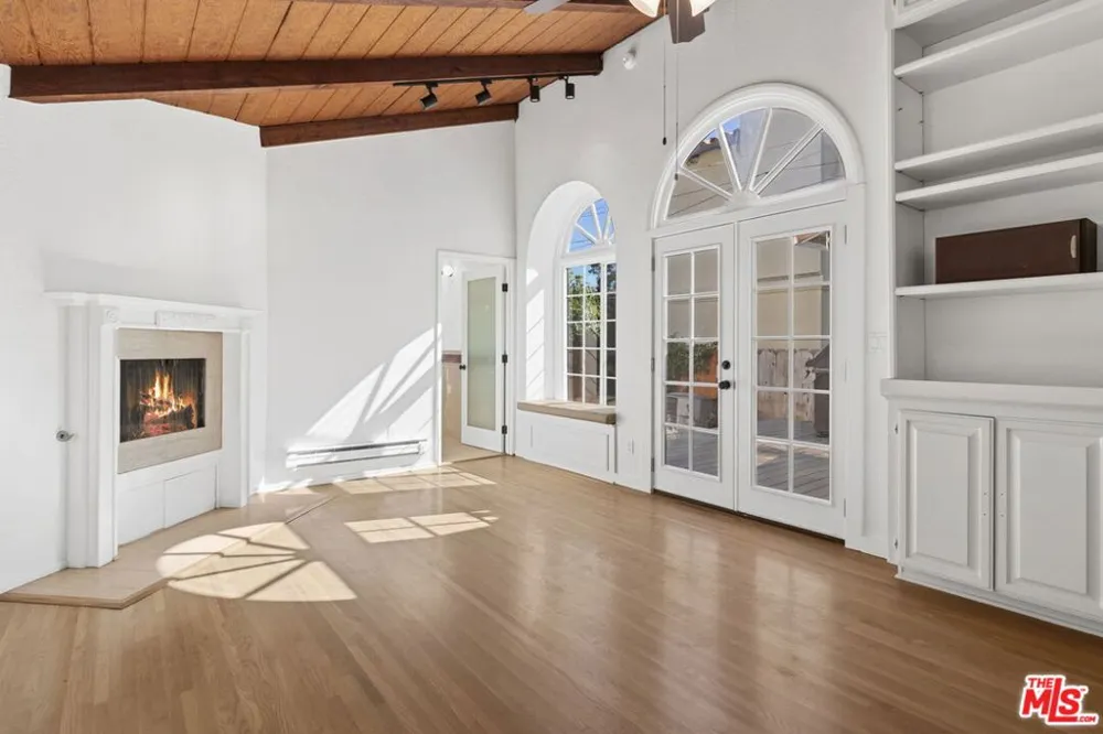2128 Camden Avenue Los Angeles, CA 90025