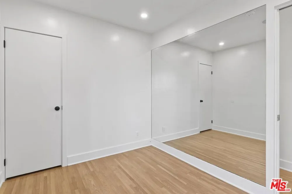 2128 Camden Avenue Los Angeles, CA 90025