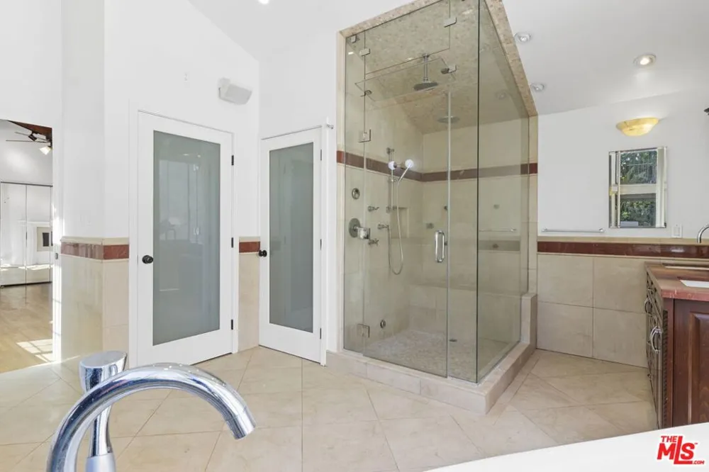 2128 Camden Avenue Los Angeles, CA 90025