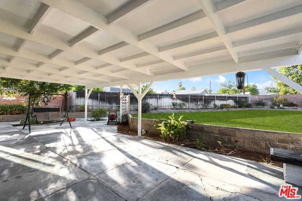 16855 Donmetz Street Los Angeles, CA 91344