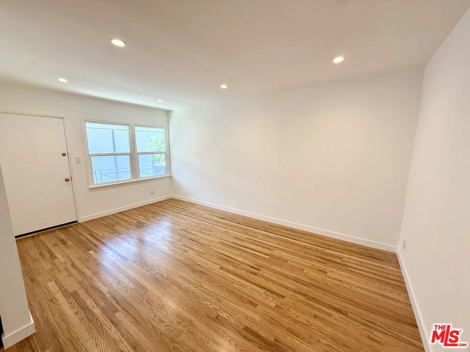 1143 Formosa #7 West Hollywood, CA 90046