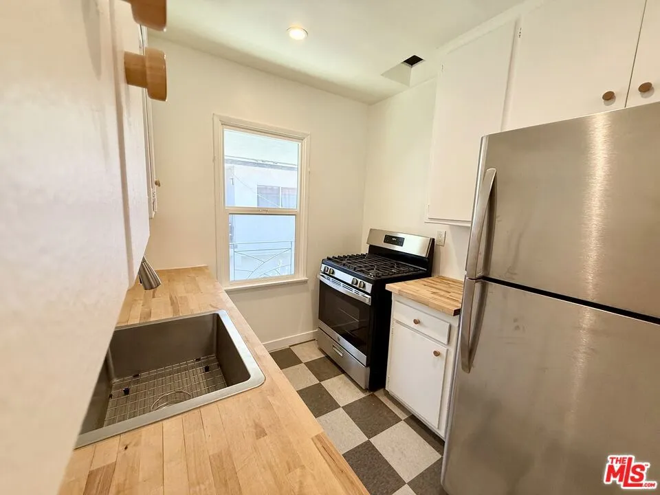 1143 Formosa #7 West Hollywood, CA 90046