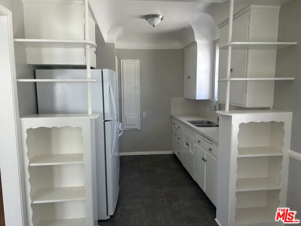 4054 Madison Avenue #E Culver City, CA 90232