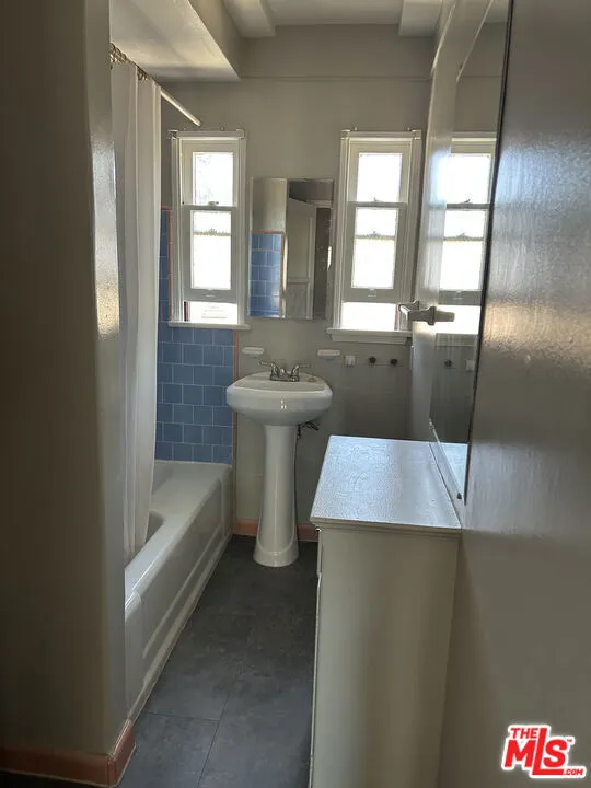 4054 Madison Avenue #E Culver City, CA 90232