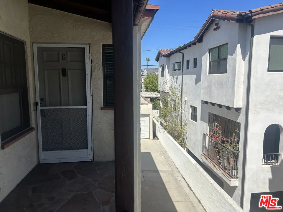 4054 Madison Avenue #E Culver City, CA 90232