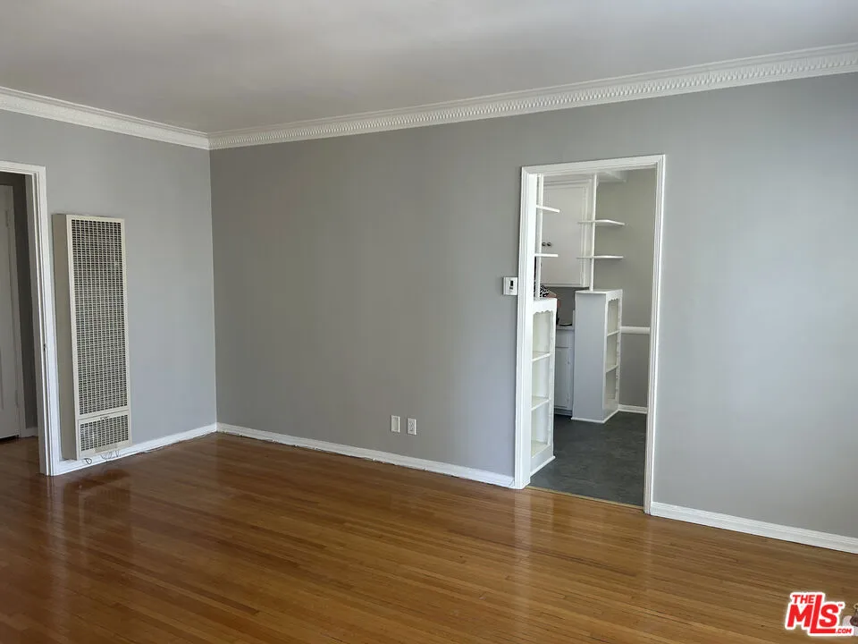 4054 Madison Avenue #E Culver City, CA 90232