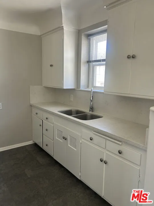 4054 Madison Avenue #E Culver City, CA 90232