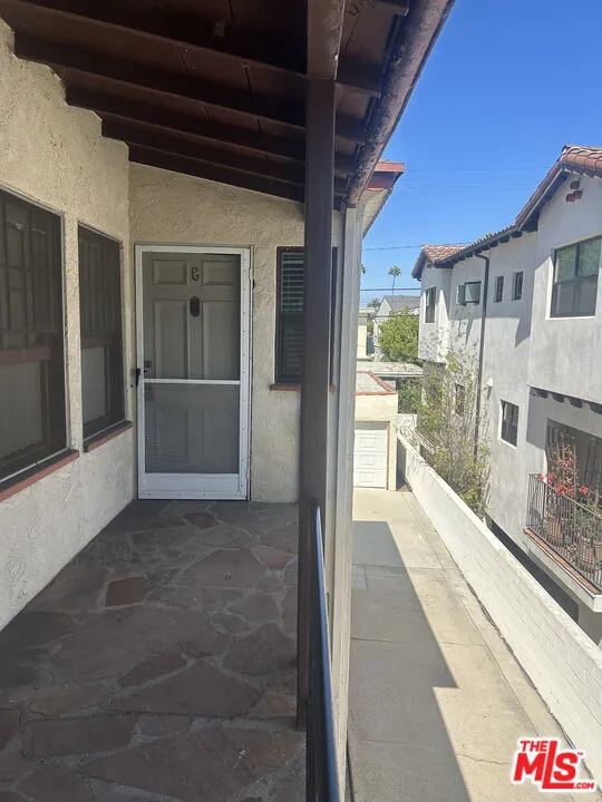 4054 Madison Avenue #E Culver City, CA 90232