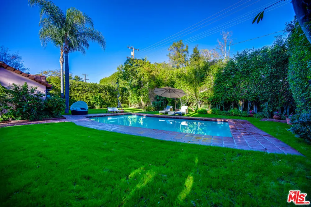 616 Maple Drive Beverly Hills, CA 90210