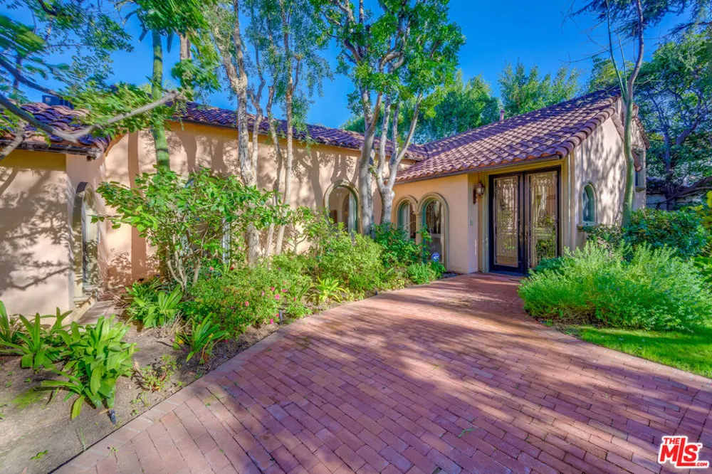 616 Maple Drive Beverly Hills, CA 90210
