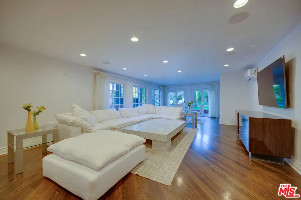 616 Maple Drive Beverly Hills, CA 90210
