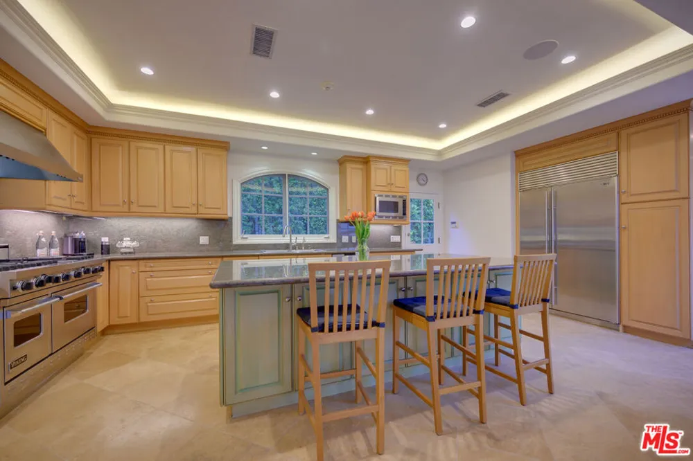 616 Maple Drive Beverly Hills, CA 90210