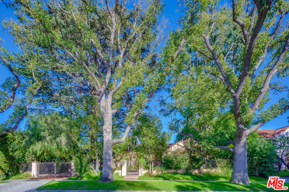 616 Maple Drive Beverly Hills, CA 90210
