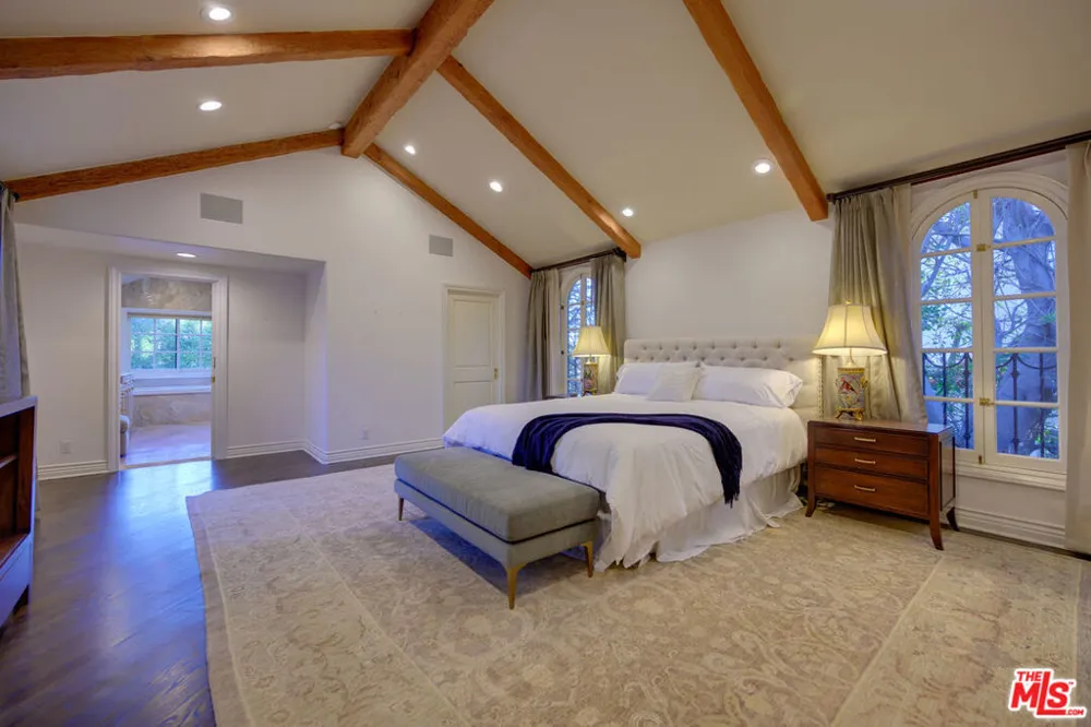 616 Maple Drive Beverly Hills, CA 90210