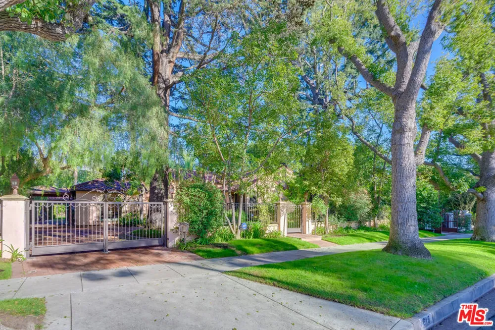 616 Maple Drive Beverly Hills, CA 90210