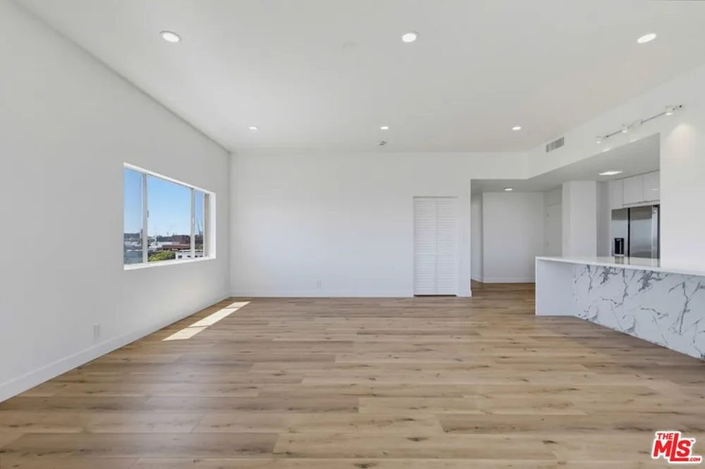 435 Oakhurst Drive #1002 Beverly Hills, CA 90210