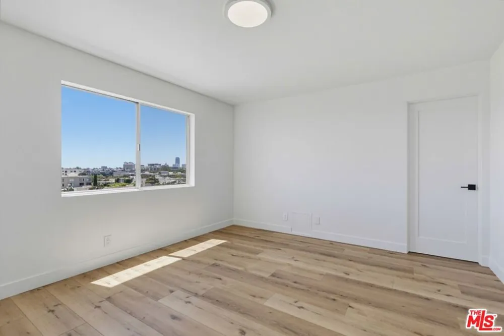 435 Oakhurst Drive #1002 Beverly Hills, CA 90210