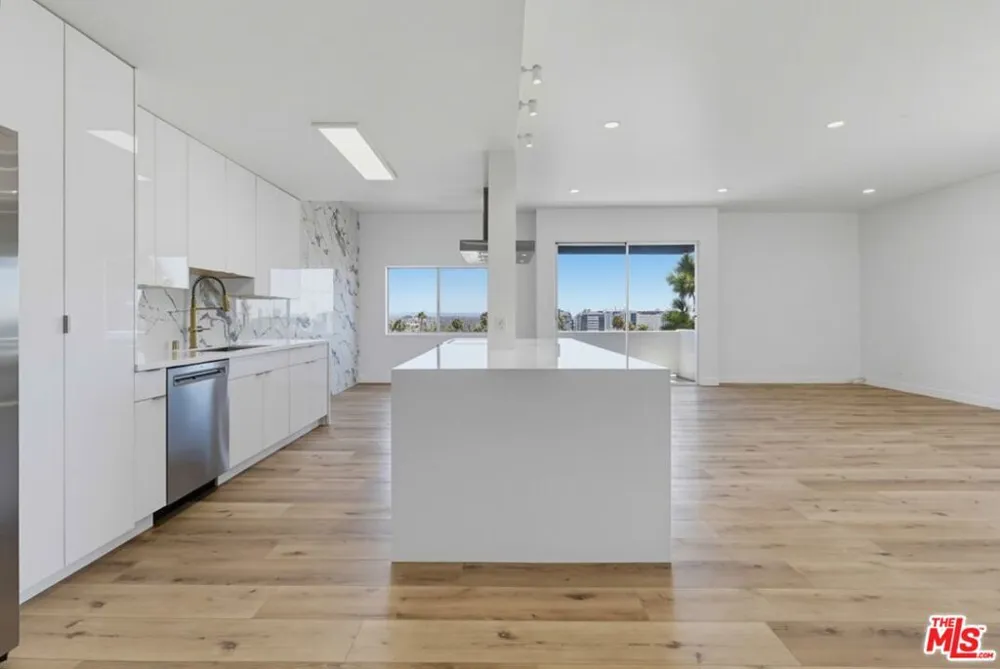 435 Oakhurst Drive #1002 Beverly Hills, CA 90210