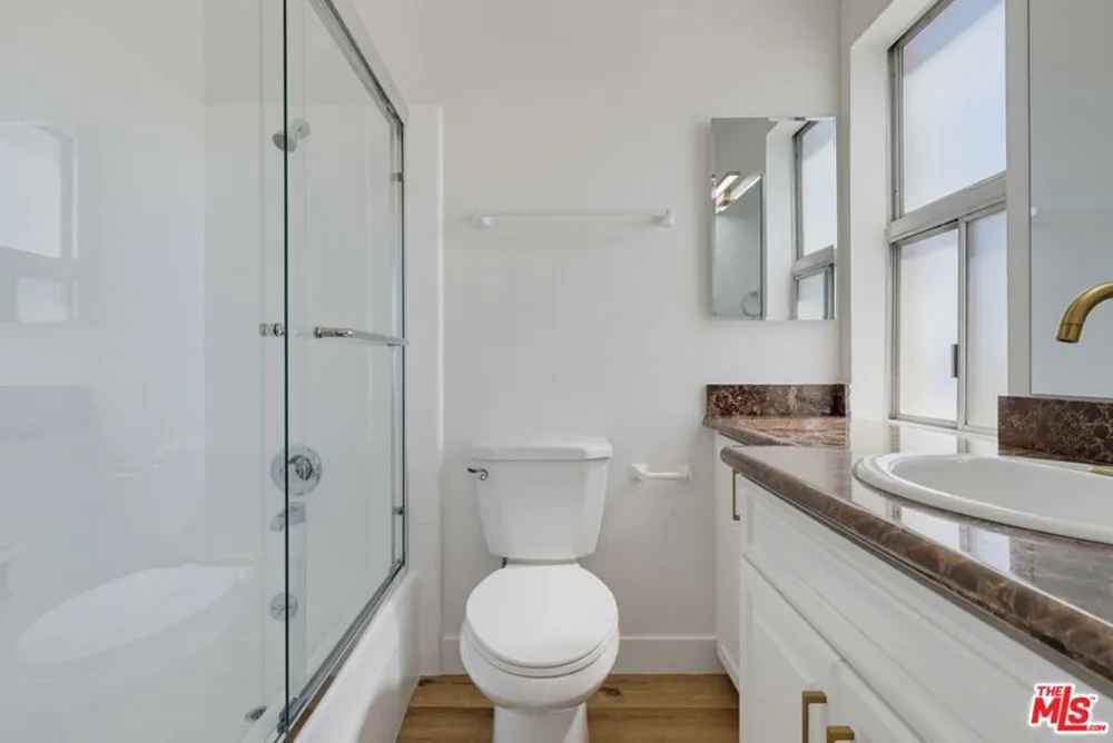 435 Oakhurst Drive #1002 Beverly Hills, CA 90210