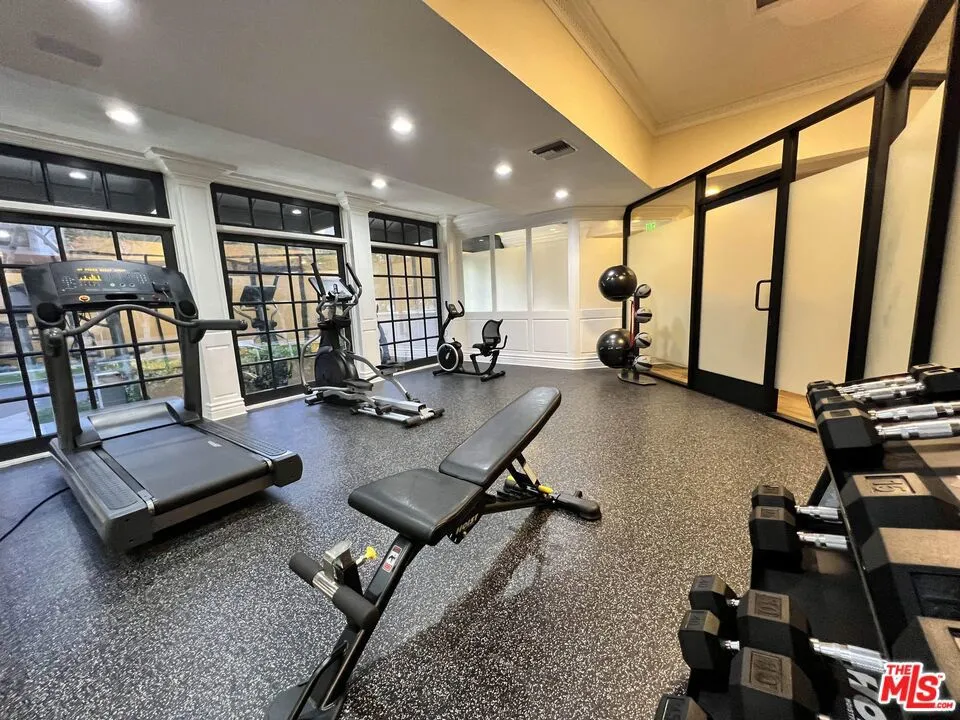 435 Oakhurst Drive #1002 Beverly Hills, CA 90210