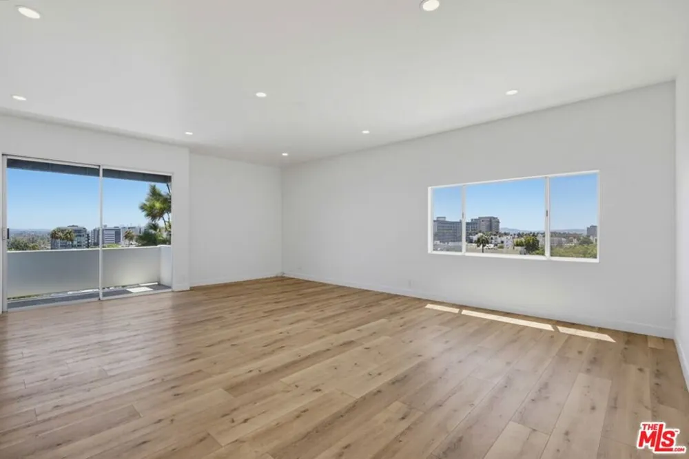 435 Oakhurst Drive #1002 Beverly Hills, CA 90210