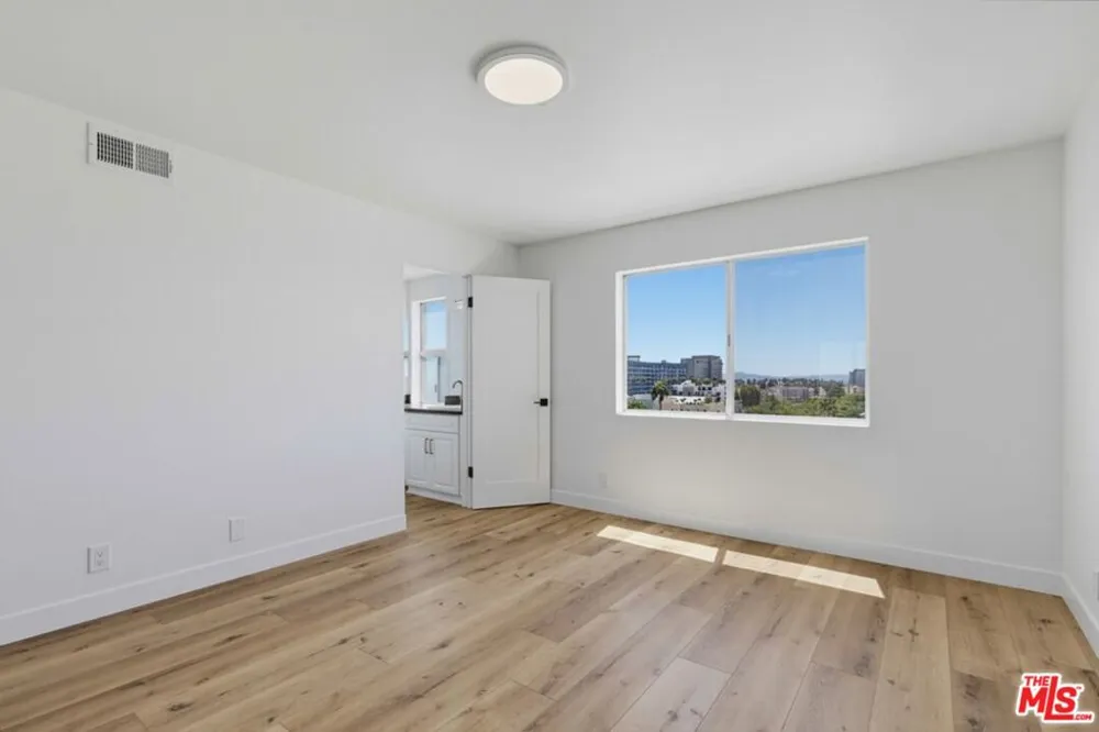 435 Oakhurst Drive #1002 Beverly Hills, CA 90210
