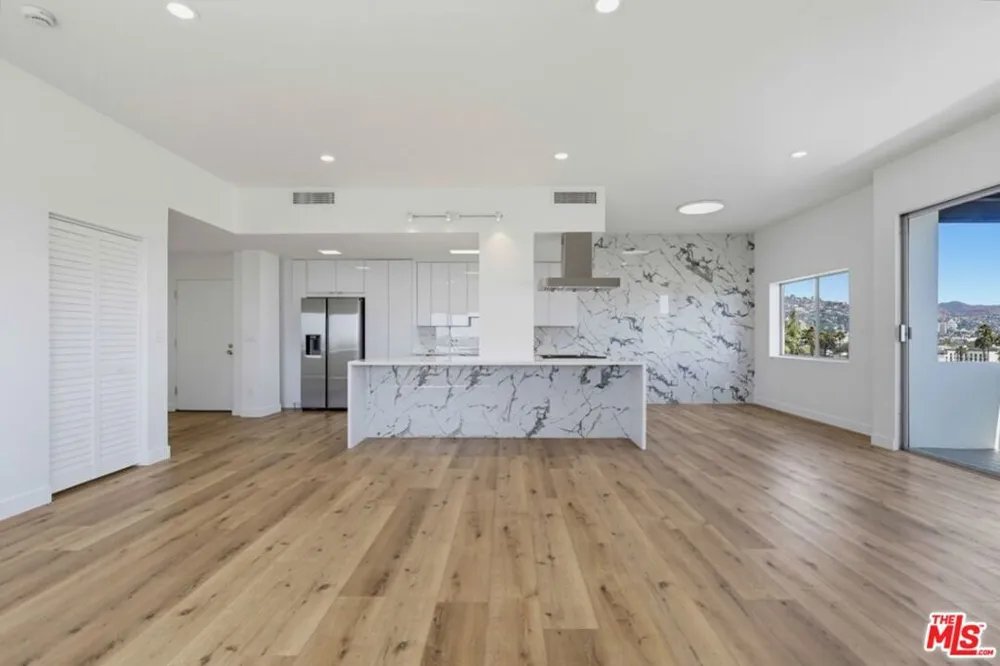 435 Oakhurst Drive #1002 Beverly Hills, CA 90210