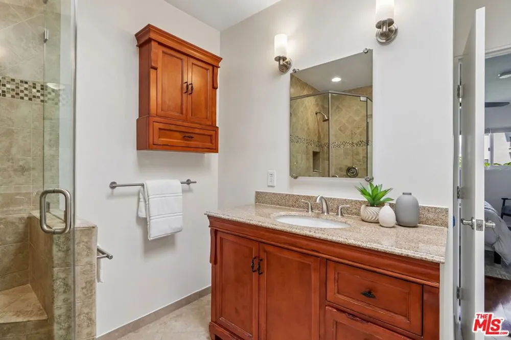 10600 Eastborne Avenue #9 Los Angeles, CA 90024