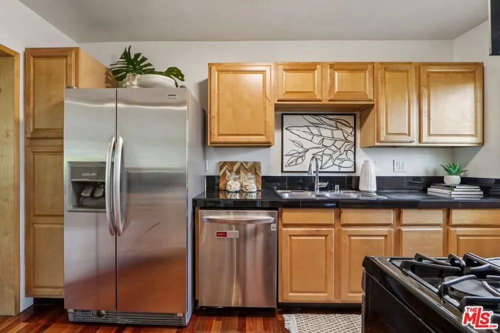 10600 Eastborne Avenue #9 Los Angeles, CA 90024