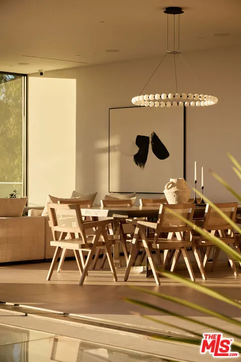 1149 Linda Flora Drive Los Angeles, CA 90049