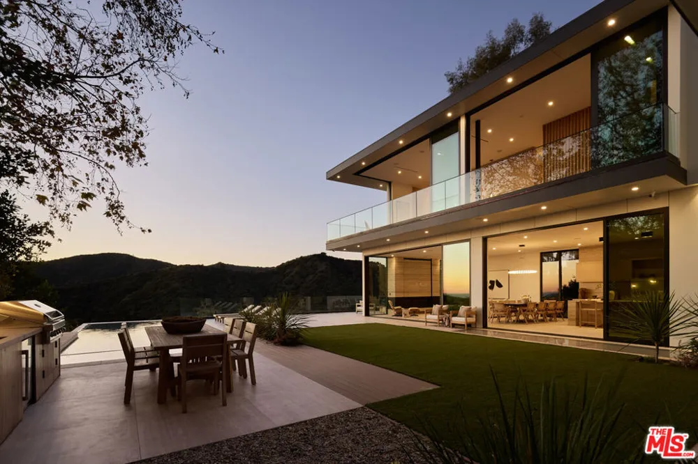 1149 Linda Flora Drive Los Angeles, CA 90049